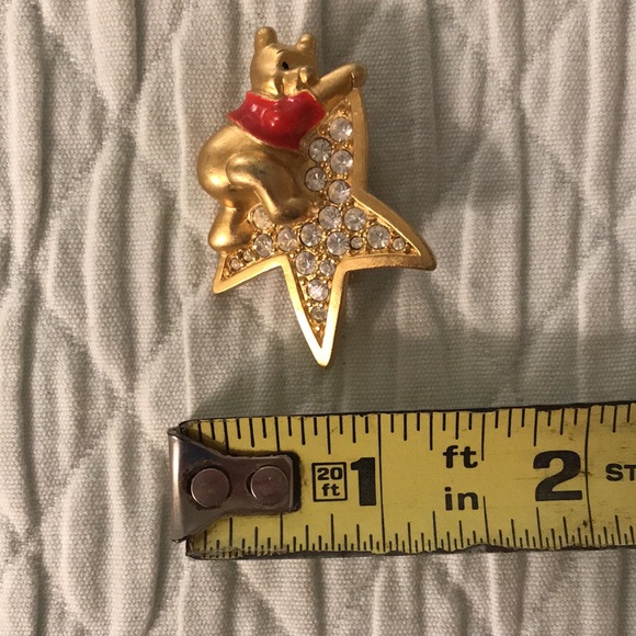 Vintage Disney Winnie the Pooh on Rhinestone Star Pin Brooch - Picture 6 of 6